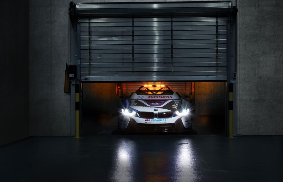 BMW i8 Roadster Formula E Safety Car (I15) 2019 года  (фото 3 из 58)